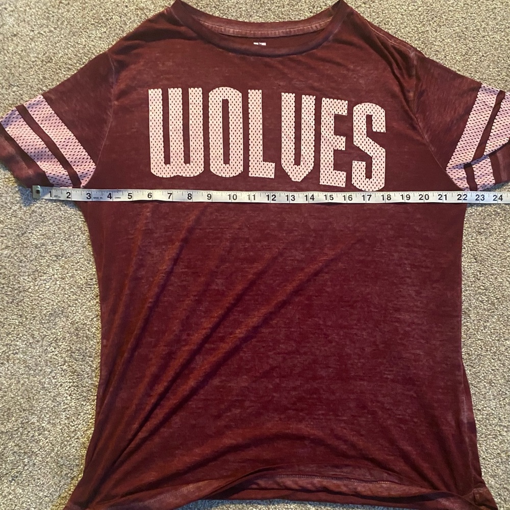 Wolves Short Sleeve Tee - Picture 3 of 6